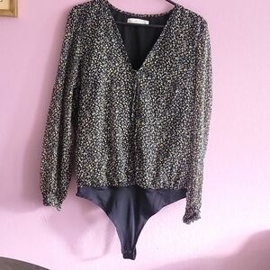 Abercrombie Floral Bodysuit. Size XL/ 22" pit to pit/ 25" Long sleeve